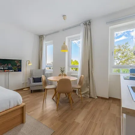 Navigli Nest - Metro & Navigli Nearby Apartament *